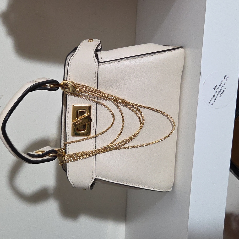 Fendi  Peekaboo